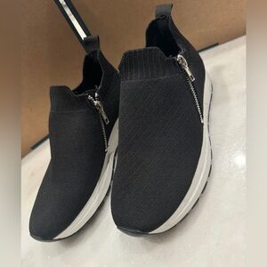 Steve Madden | Women's Omah Black Knit Zip Slip On Sneakers | sz 7